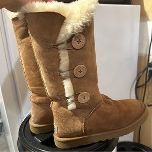 Ugg Bailey button up boots size 8